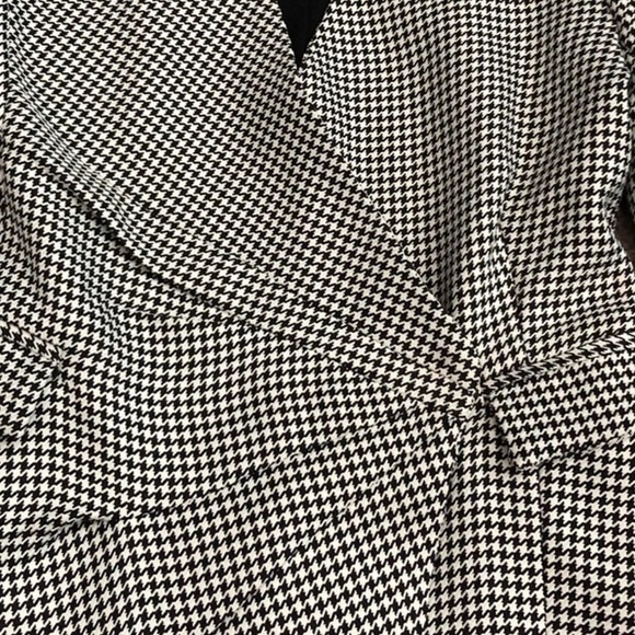 Jason Wu Houndstooth Wrap Blazer
Dress, Size XS Monochrome Long Sleeve Dress - Picture 6 of 9